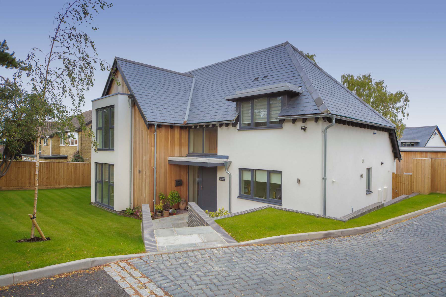 Aluminium clad windows for large home