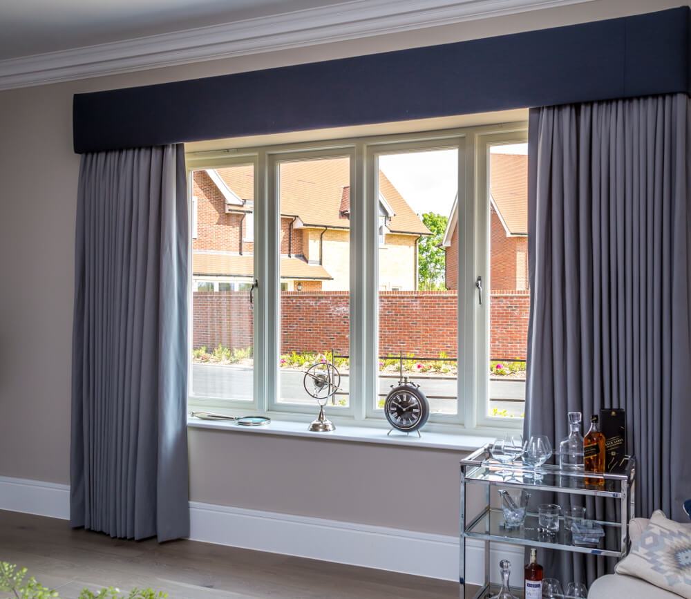 Flush sash windows