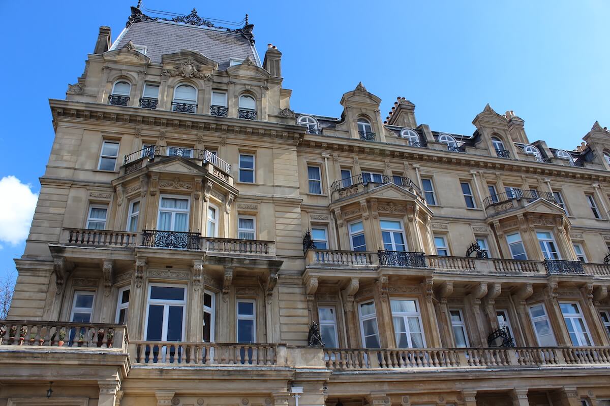 The Difference Between Timber and uPVC Windows: What You Need to Know